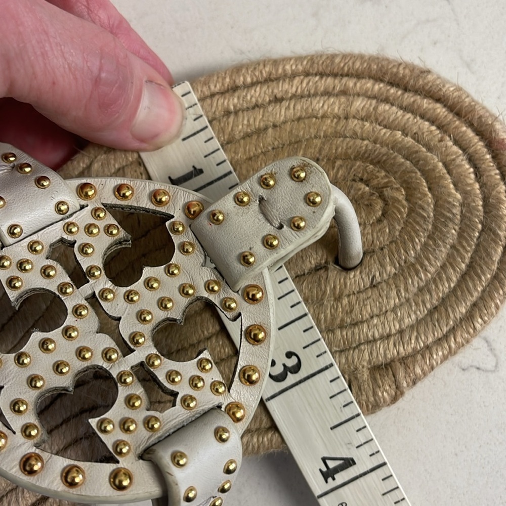 34# Tory Burch White and Gold Sandals - Picture 12 of 15